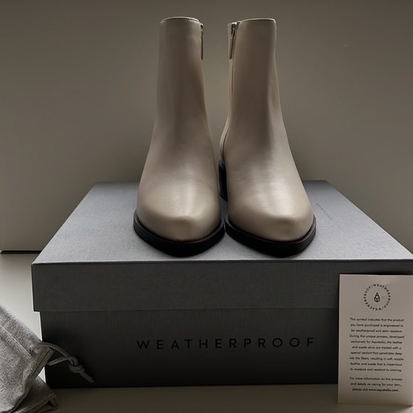 ✨ AQUATALIA ✨ GWENYTH Leather Zip On Bootie Sz 6.5 - Picture 7 of 15